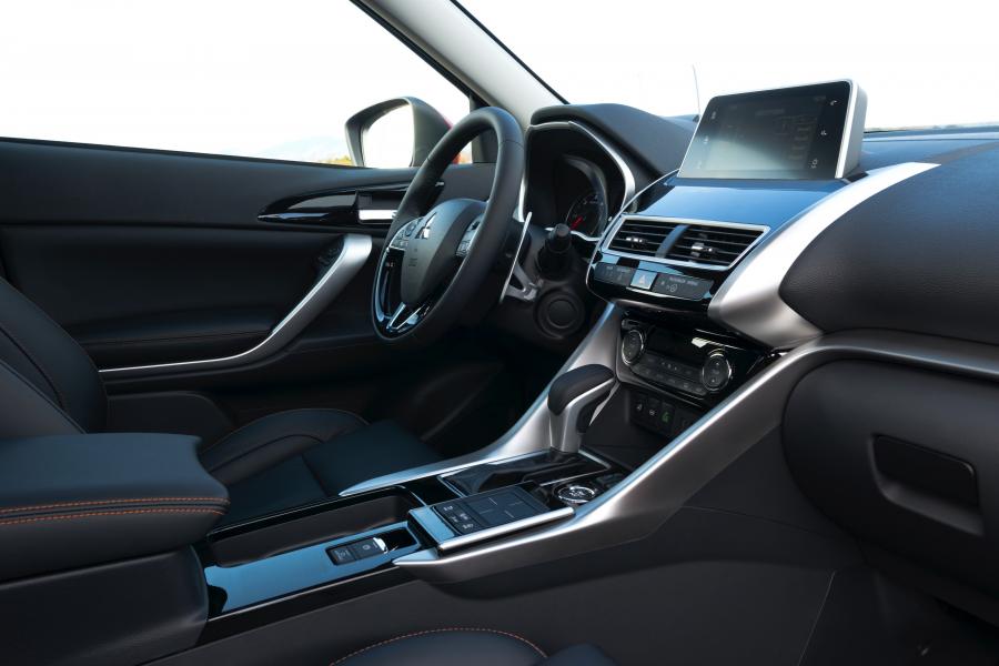 Интерьер Mitsubishi Eclipse Cross 2017 года  (WW) (фото 37 из 73)